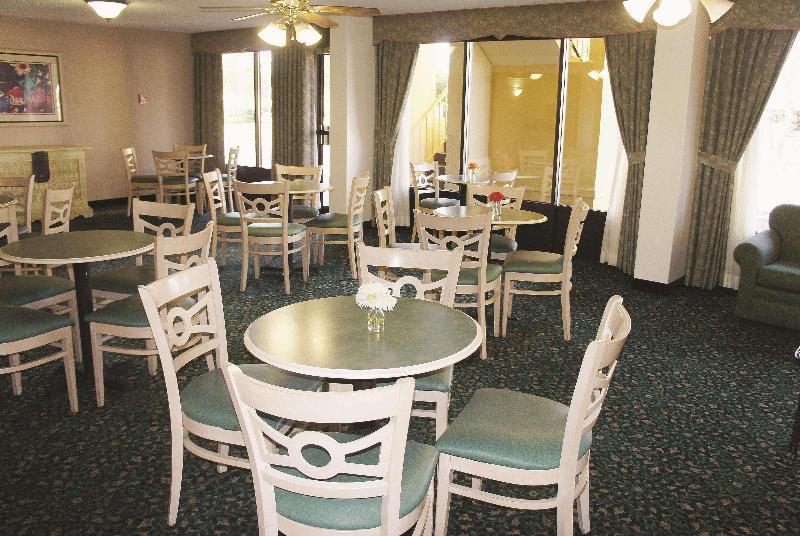 فندق Super 8 By Wyndham Savannah