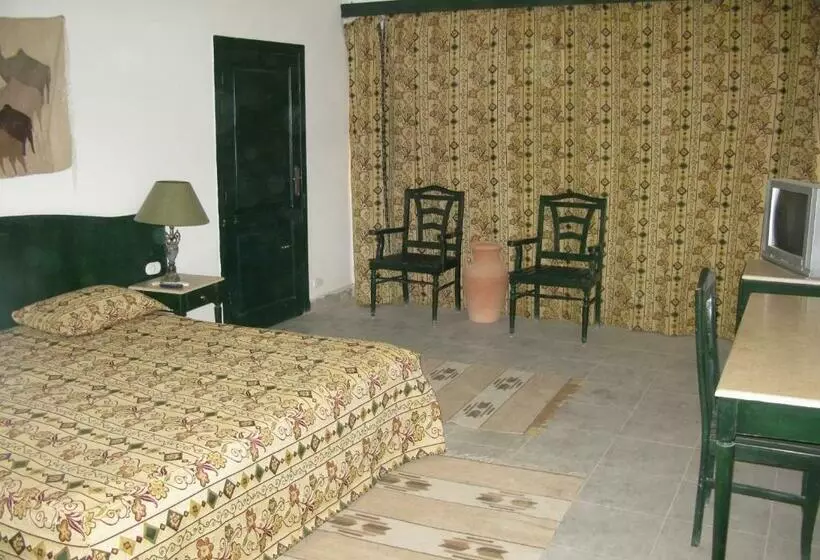 هتل Swisscare Nuweiba Resort