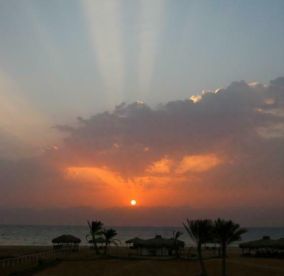 هتل Swisscare Nuweiba Resort