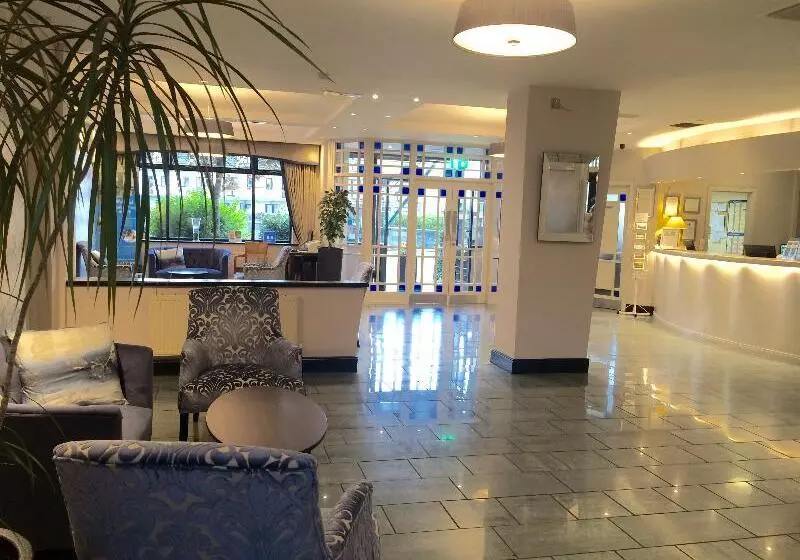 هتل Waterford Marina