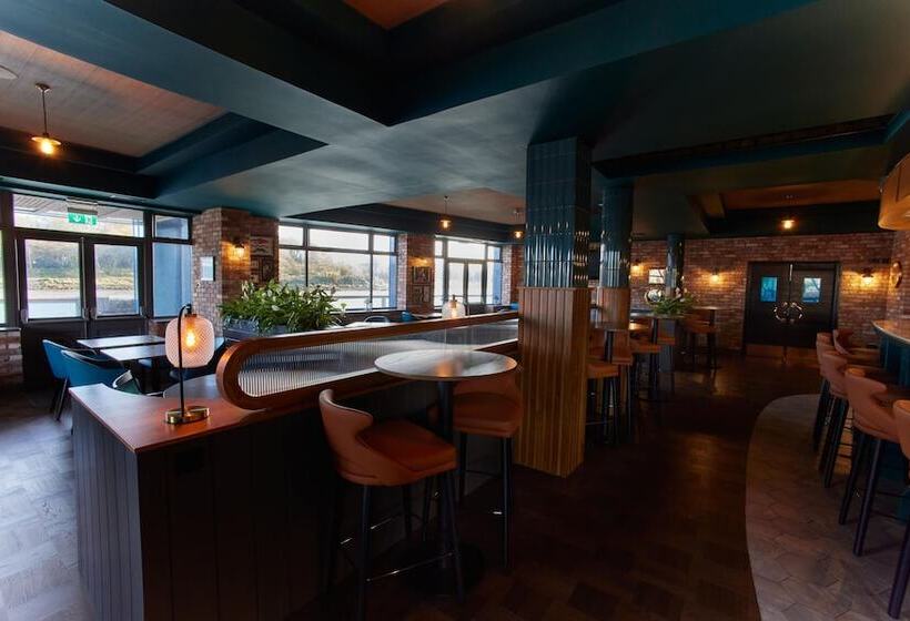 ホテル Waterford Marina