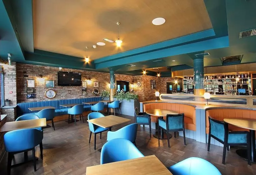 هتل Waterford Marina