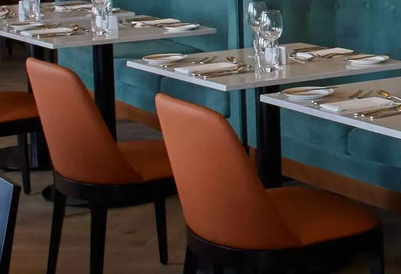 هتل Waterford Marina