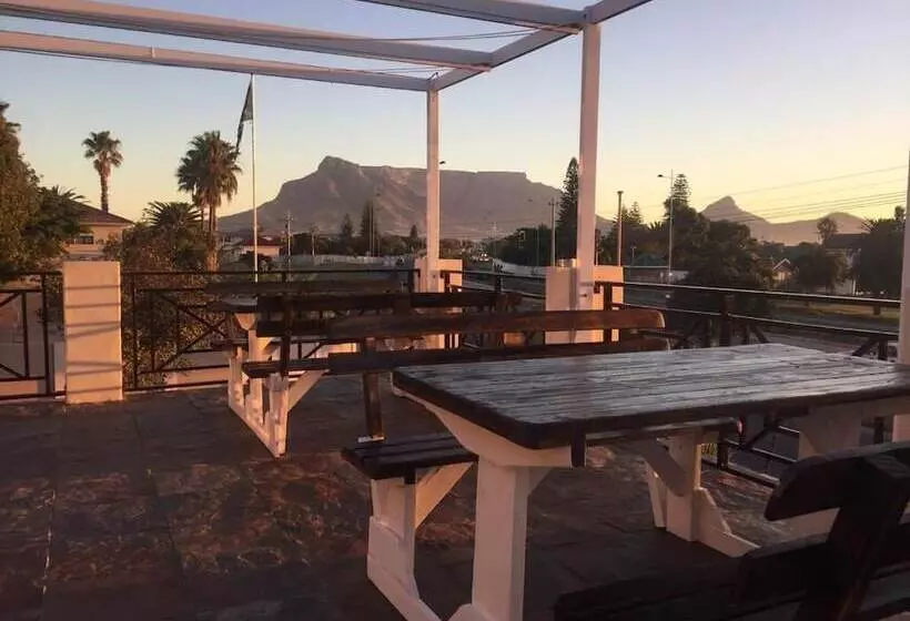 فندق Woodbridge Lodge