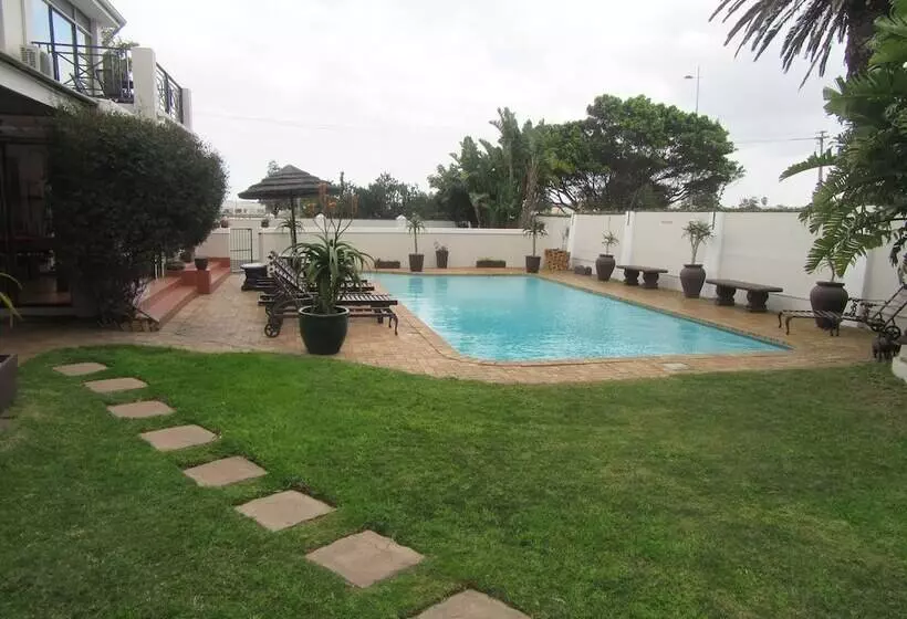 فندق Woodbridge Lodge