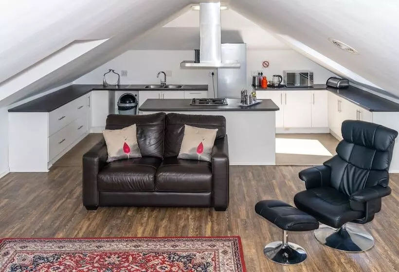 فندق Woodbridge Lodge