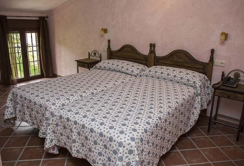 Aparthotel Rural 12 Caños