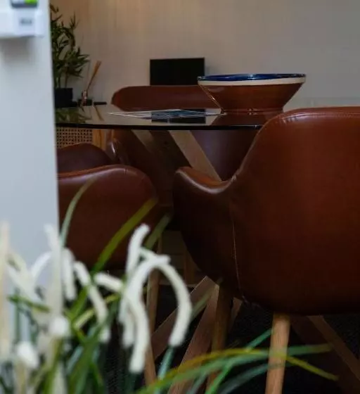 בית מלון כפרי Byron Lakeside Holiday Apartments