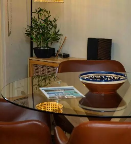 בית מלון כפרי Byron Lakeside Holiday Apartments