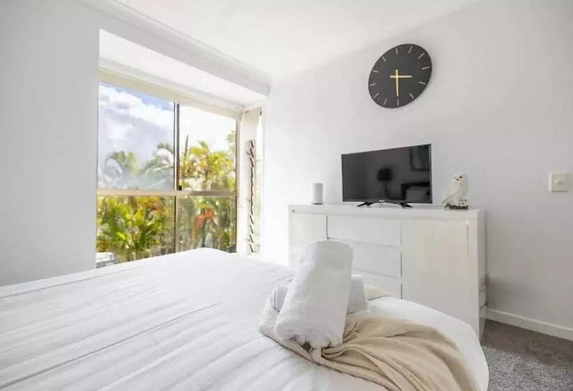 בית מלון כפרי Byron Lakeside Holiday Apartments