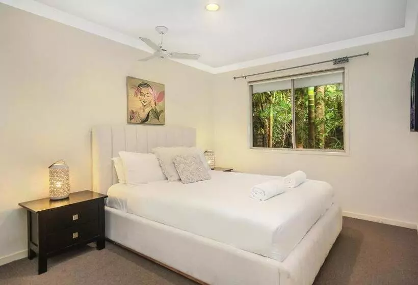 בית מלון כפרי Byron Lakeside Holiday Apartments