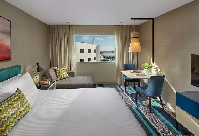 호텔 Crown Promenade Perth