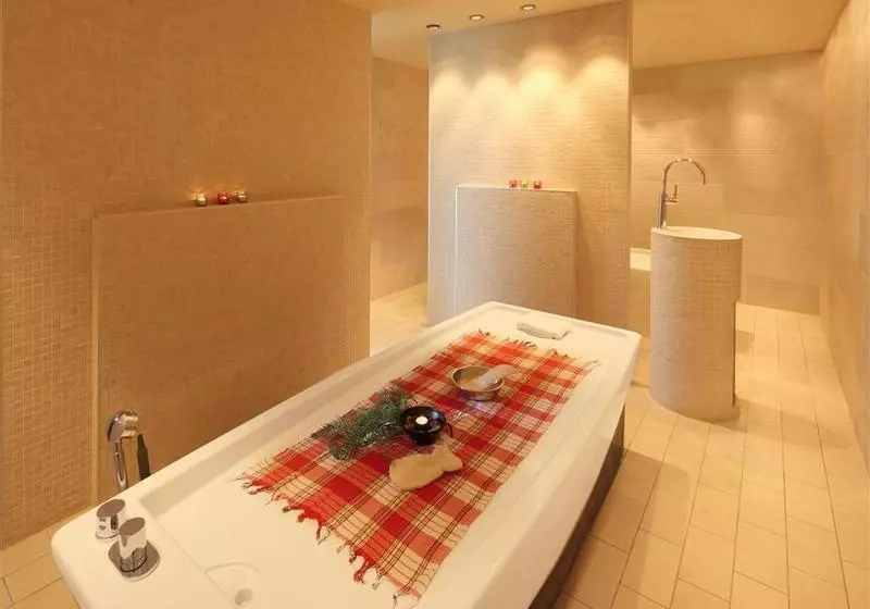 호텔 Four Points By Sheraton Panoramahaus Dornbirn