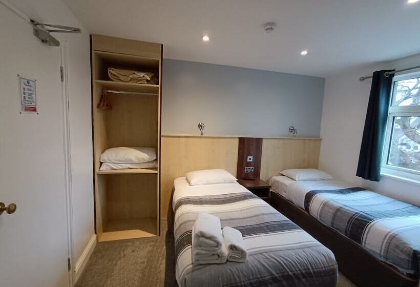 ホテル Gainsborough Lodge