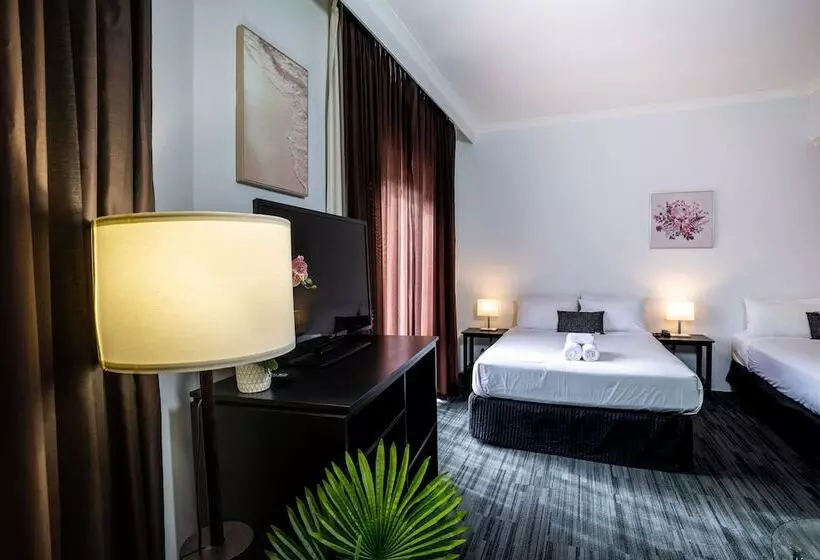 Отель Joondalup City