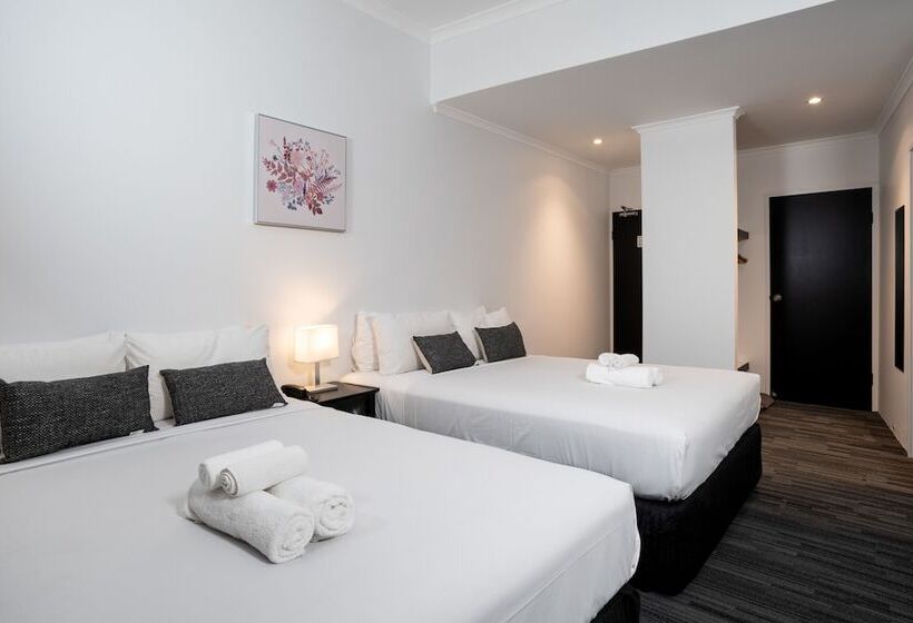 Отель Joondalup City