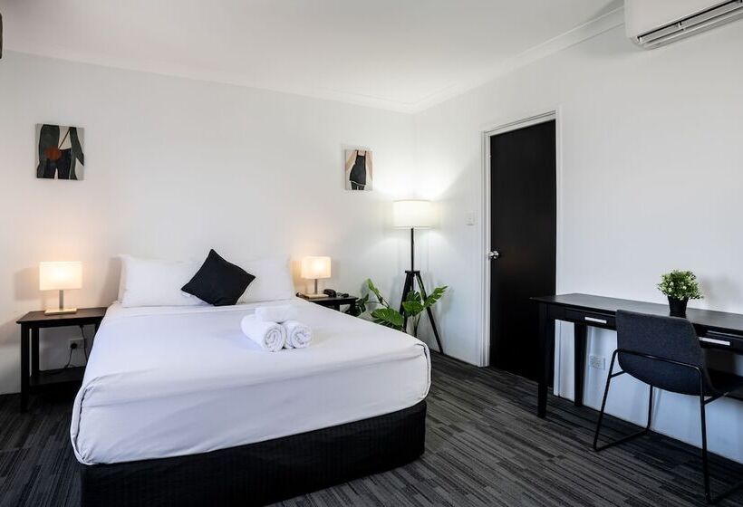 Отель Joondalup City