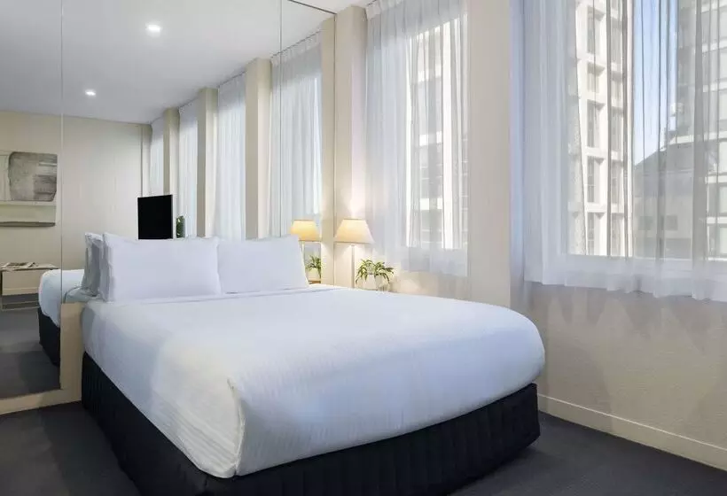 בית מלון כפרי Oaks Melbourne On Collins Suites