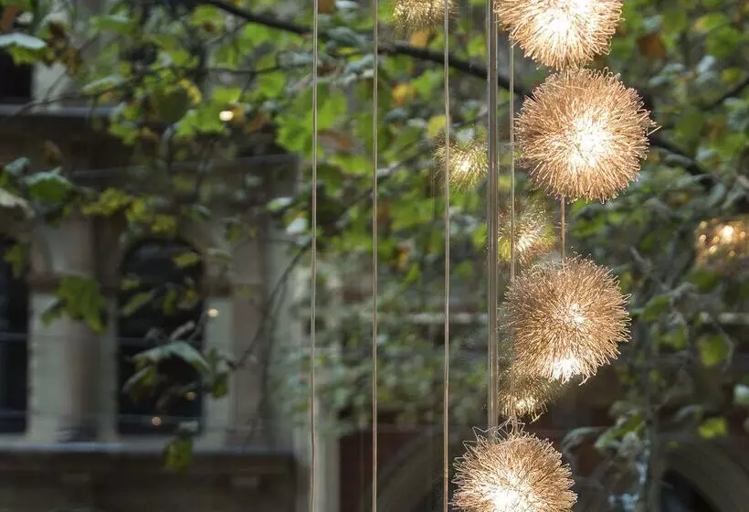 בית מלון כפרי Oaks Melbourne On Collins Suites