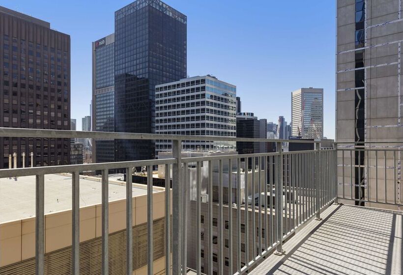 فندق Oaks Melbourne On Collins Suites