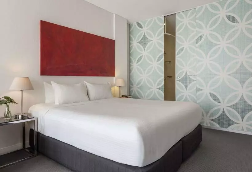 בית מלון כפרי Oaks Melbourne On Collins Suites