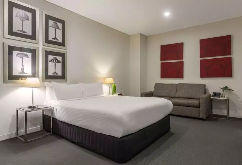 בית מלון כפרי Oaks Melbourne On Collins Suites