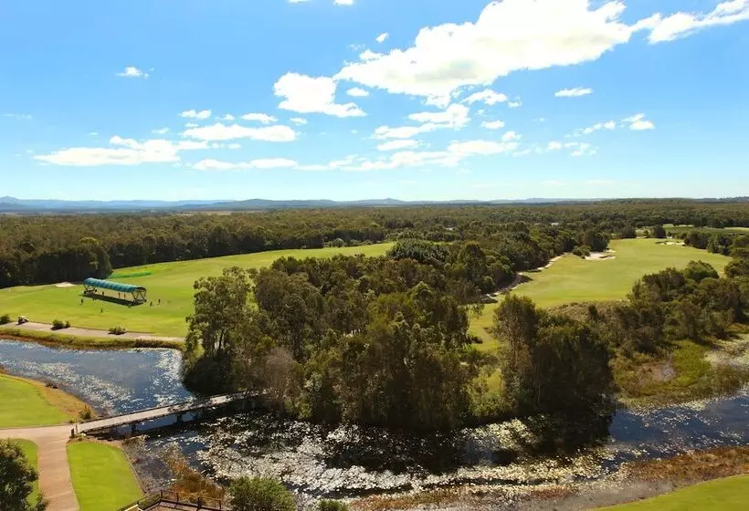 ホテル Pelican Waters Golf Resort