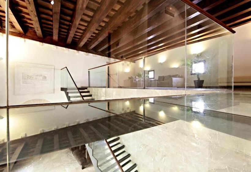 Petit Palace Hotel Tres