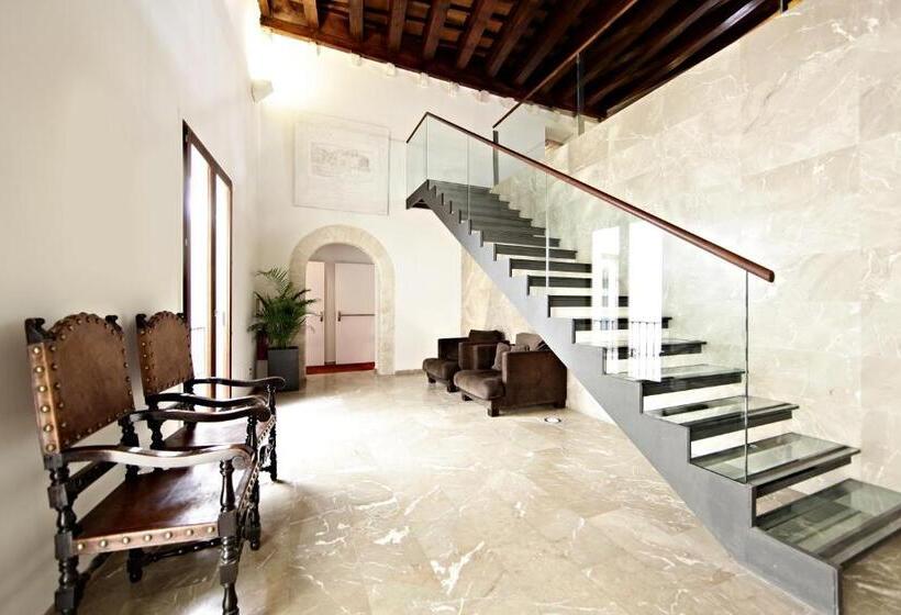 Petit Palace Hotel Tres