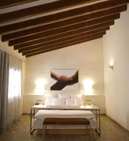 Petit Palace Hotel Tres