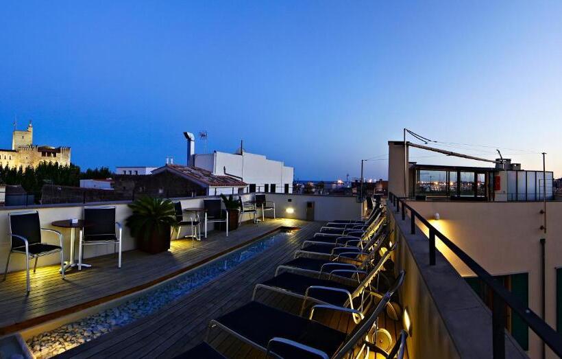 Petit Palace Hotel Tres