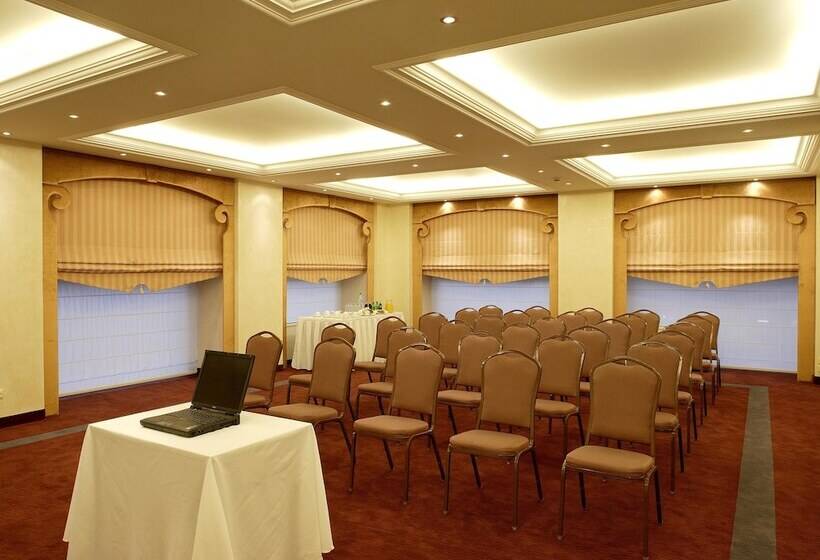 Hotel Piraeus Theoxenia