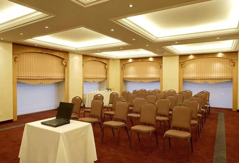 Hotel Piraeus Theoxenia