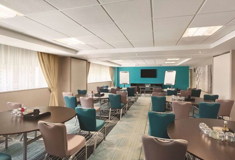 Ramada Hotel & Suites By Wyndham Coventry