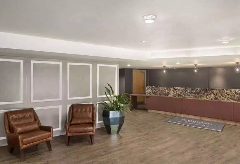 Ramada Hotel & Suites By Wyndham Coventry