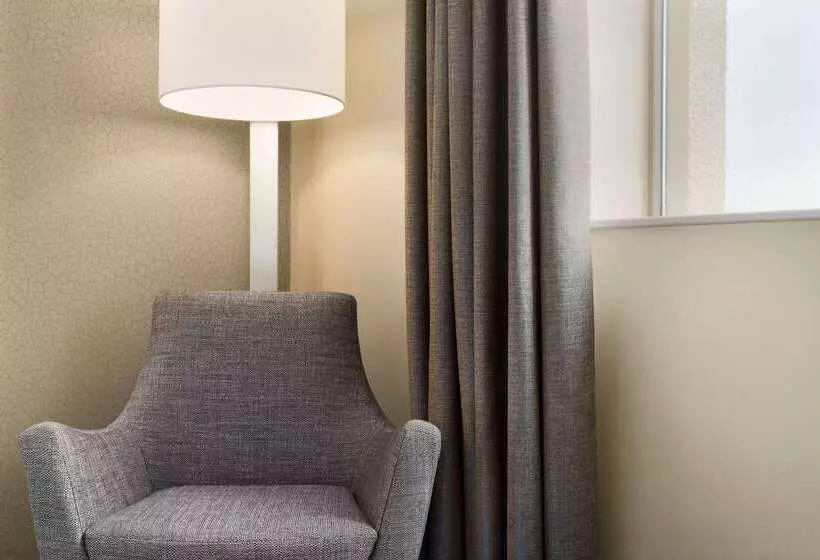 Ramada Hotel & Suites By Wyndham Coventry