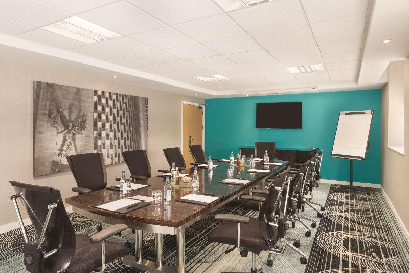 Ramada Hotel & Suites By Wyndham Coventry