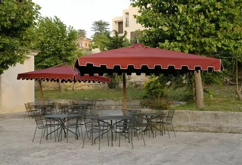 Отель Villa Sant'Andrea
