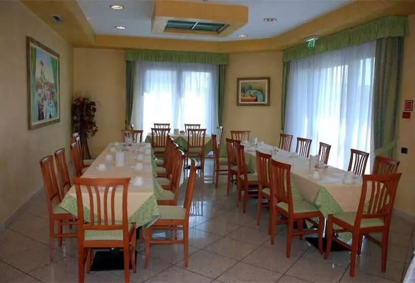 Point Hotel Conselve