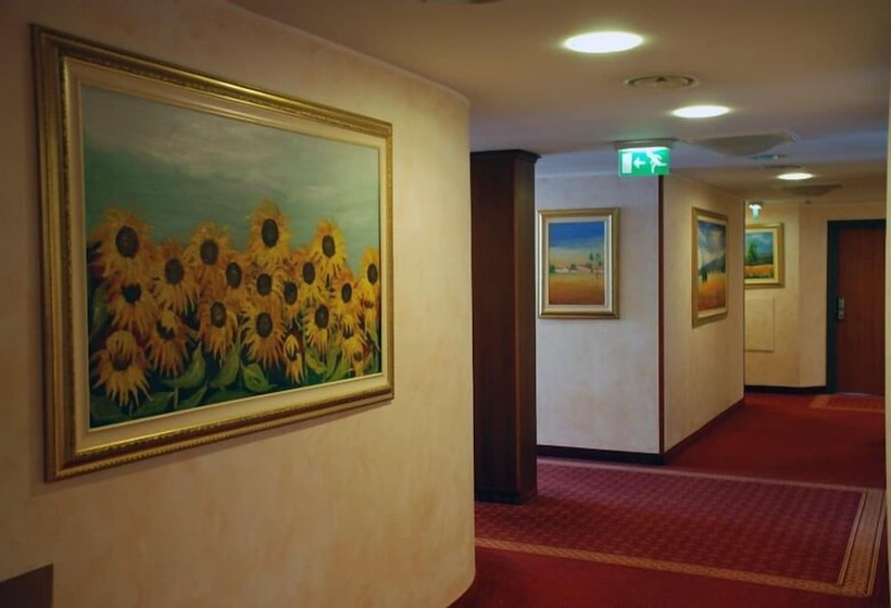 Point Hotel Conselve