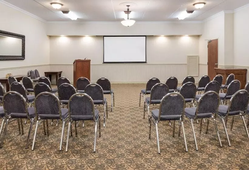 Holiday Inn Express Hotel & Suites 1000 Islands   Gananoque, An Ihg