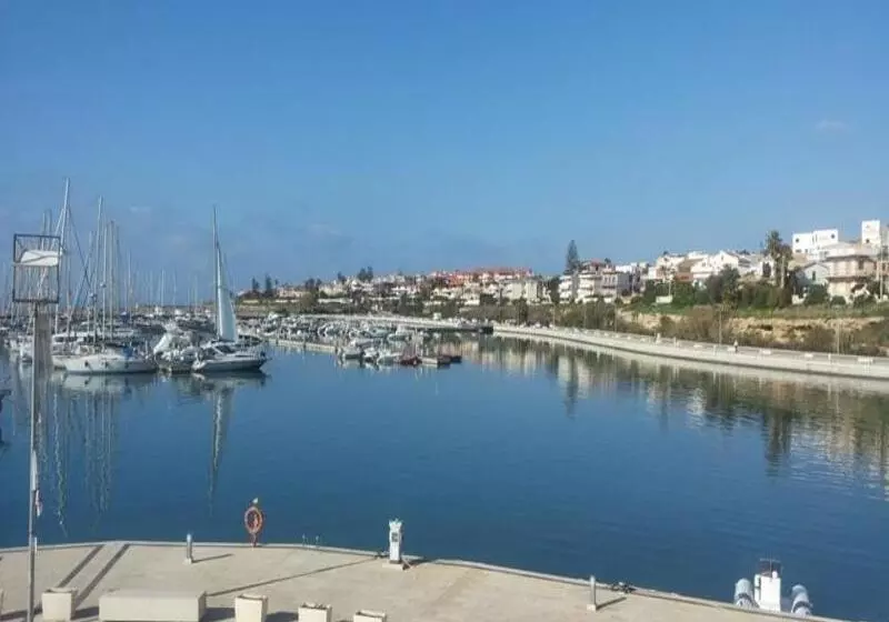 ホテル Acacia Marina