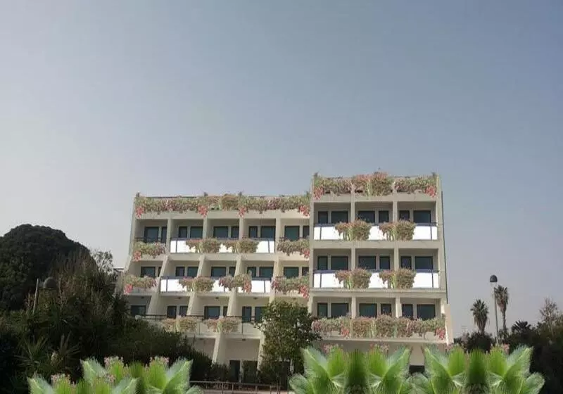 ホテル Acacia Marina