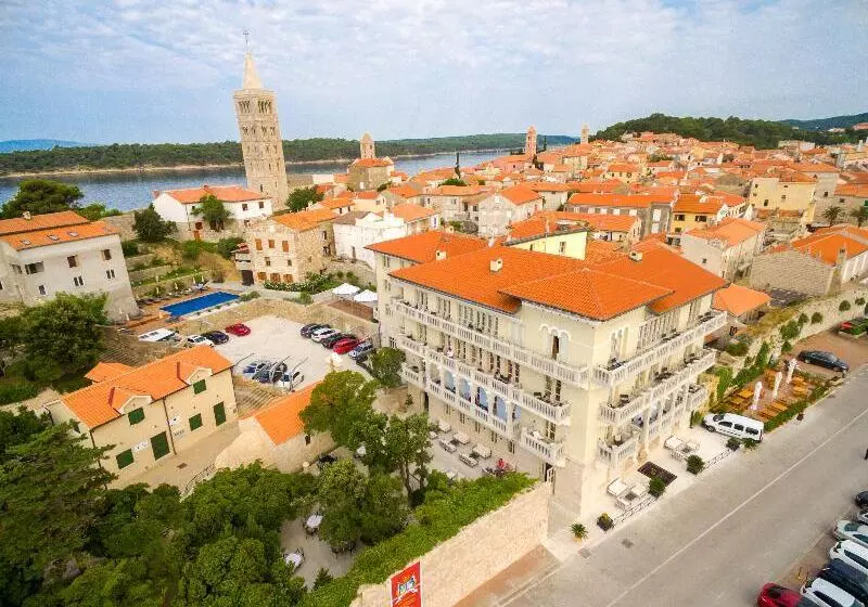 هتل Arbiana Heritage