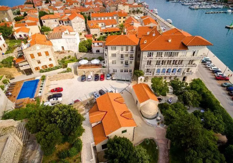 هتل Arbiana Heritage