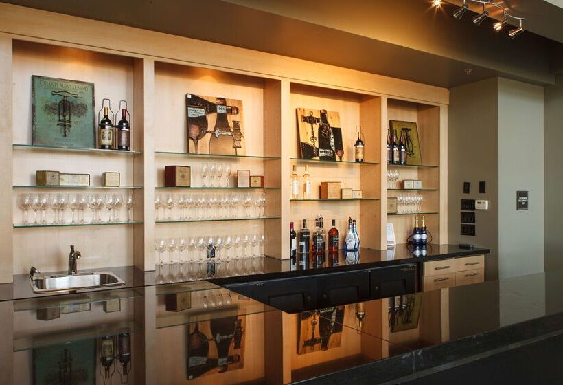 Отель Best Western Plus Perth Parkside Inn & Spa