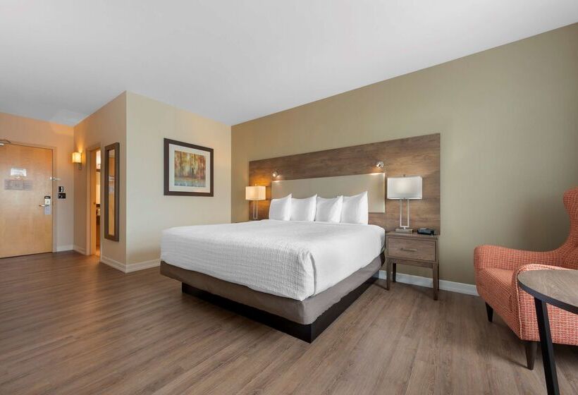 Отель Best Western Plus Perth Parkside Inn & Spa