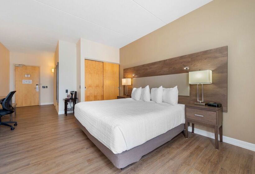 Отель Best Western Plus Perth Parkside Inn & Spa