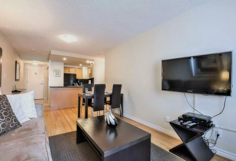 Отель Bridgestreet Qwest