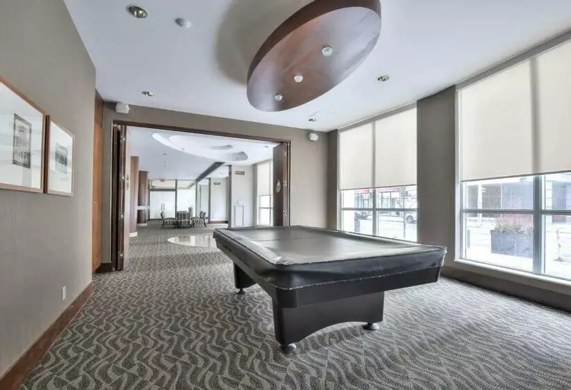 Отель Bridgestreet Qwest